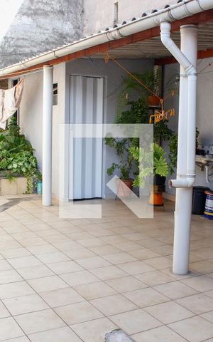 Casa à venda com 150m², 2 quartos e 2 vagas Casa à venda com 150m², 2 quartos e 2 vagasQuintal