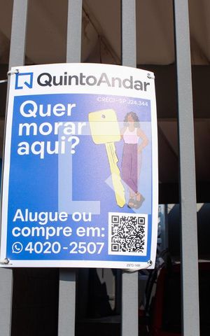 Casa à venda com 150m², 2 quartos e 2 vagas Casa à venda com 150m², 2 quartos e 2 vagasFachada