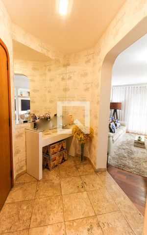 Apartamento à venda com 167m², 3 quartos e 2 vagas Apartamento à venda com 167m², 3 quartos e 2 vagasHall