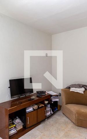 Casa para alugar com 61m², 1 quarto e sem vaga Casa para alugar com 61m², 1 quarto e sem vagaSala