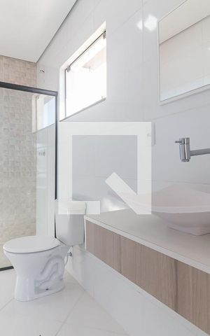 Casa para alugar com 300m², 3 quartos e 5 vagas Casa para alugar com 300m², 3 quartos e 5 vagasBanheiro da Suíte 1
