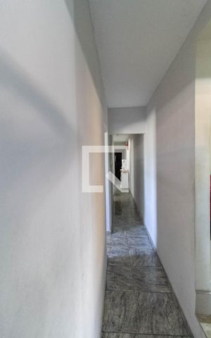 Casa à venda com 244m², 3 quartos e 2 vagas Casa à venda com 244m², 3 quartos e 2 vagasCasa 1 - Corredor