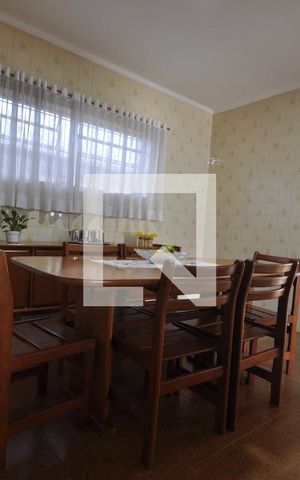 Casa à venda com 648m², 3 quartos e 4 vagasCopa