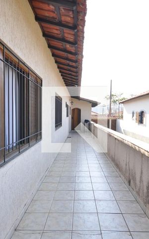Casa à venda com 648m², 3 quartos e 4 vagasQuintal