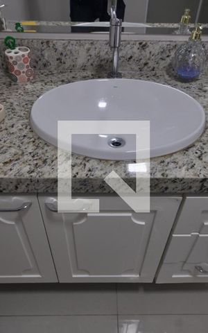 Casa à venda com 648m², 3 quartos e 4 vagasBanheiro Social