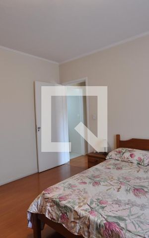Casa à venda com 648m², 3 quartos e 4 vagasQuarto Suíte