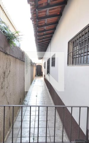 Casa à venda com 648m², 3 quartos e 4 vagasQuintal