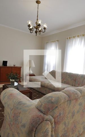 Casa à venda com 648m², 3 quartos e 4 vagasSala