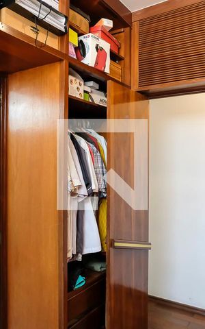 Casa à venda com 360m², 4 quartos e 3 vagasCloset suíte 1