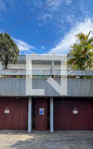 Casa à venda com 360m², 4 quartos e 3 vagasFachada