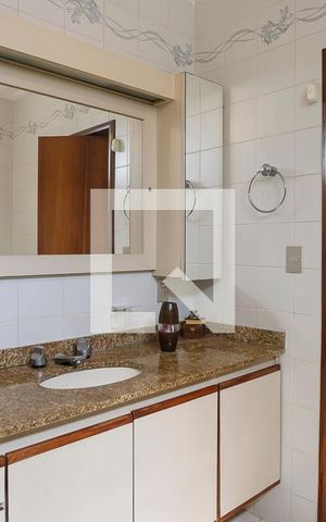 Casa à venda com 360m², 4 quartos e 3 vagasBanheiro da suíte 1