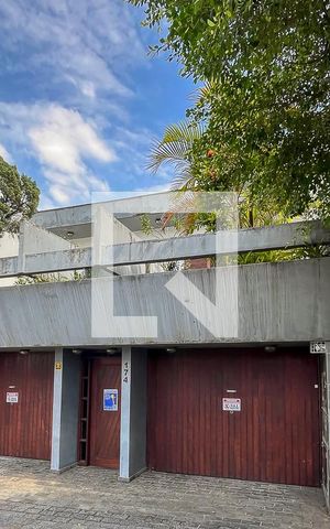Casa à venda com 360m², 4 quartos e 3 vagasFachada