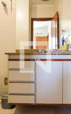 Casa à venda com 360m², 4 quartos e 3 vagasBanheiro da suíte 2