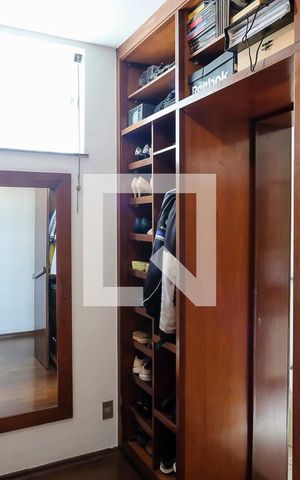 Casa à venda com 360m², 4 quartos e 3 vagasCloset suíte 1