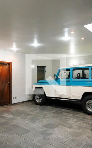 Casa à venda com 360m², 4 quartos e 3 vagasGaragem