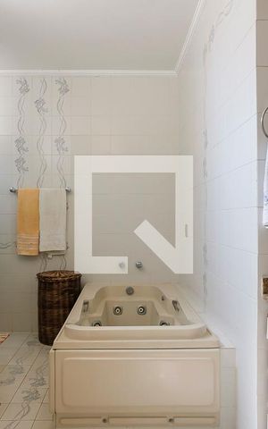 Casa à venda com 360m², 4 quartos e 3 vagasBanheiro da suíte 1