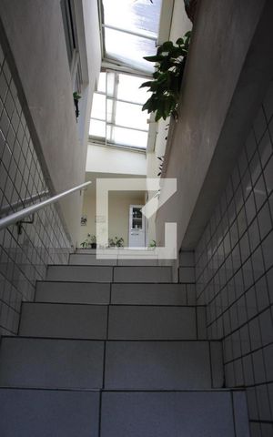 Casa à venda com 150m², 2 quartos e 3 vagasEscada