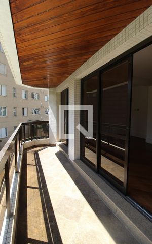 Apartamento à venda com 210m², 4 quartos e 3 vagasVaranda