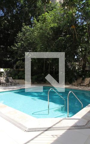 Apartamento à venda com 210m², 4 quartos e 3 vagasÁrea Comum - Piscina