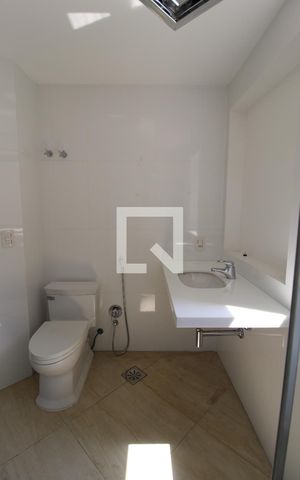 Apartamento à venda com 210m², 4 quartos e 3 vagasBanheiro da Suíte 1