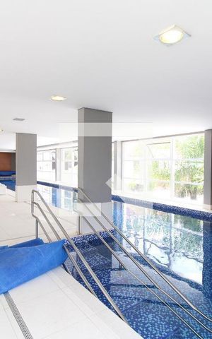 Apartamento à venda com 152m², 2 quartos e 2 vagas Apartamento à venda com 152m², 2 quartos e 2 vagasÁrea comum - Piscina 2
