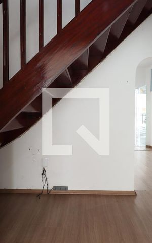Casa para alugar com 137m², 2 quartos e 2 vagasSala 