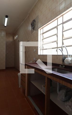 Casa para alugar com 137m², 2 quartos e 2 vagasCozinha