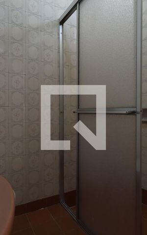 Casa para alugar com 137m², 2 quartos e 2 vagasBanheiro 1