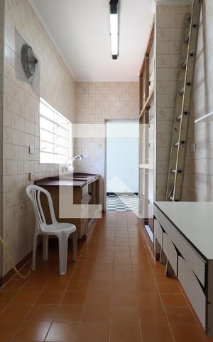 Casa para alugar com 137m², 2 quartos e 2 vagasCozinha