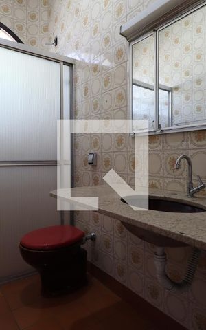 Casa para alugar com 137m², 2 quartos e 2 vagasBanheiro 2