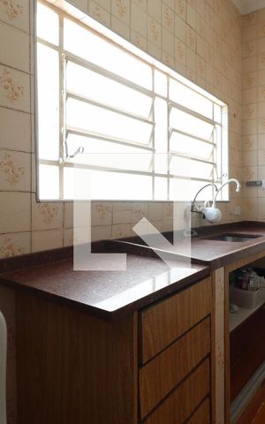 Casa para alugar com 137m², 2 quartos e 2 vagasCozinha