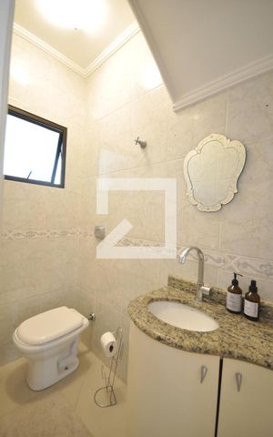Casa de condomínio à venda com 200m², 3 quartos e 3 vagasLavabo