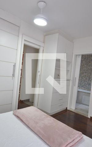 Casa de condomínio à venda com 200m², 3 quartos e 3 vagasQuarto Suíte