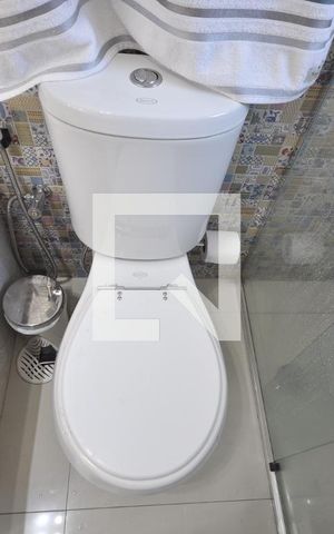 Casa de condomínio à venda com 200m², 3 quartos e 3 vagasBanheiro do Quarto Suíte