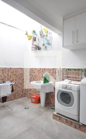 Casa de condomínio à venda com 200m², 3 quartos e 3 vagasÁrea de Serviço