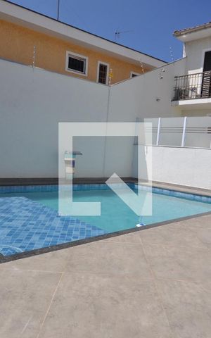 Casa de condomínio à venda com 200m², 3 quartos e 3 vagasÁrea comum - Piscina
