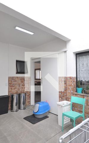 Casa de condomínio à venda com 200m², 3 quartos e 3 vagasÁrea de Serviço