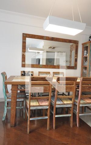 Casa de condomínio à venda com 200m², 3 quartos e 3 vagasSala