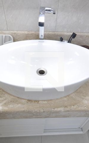 Casa de condomínio à venda com 200m², 3 quartos e 3 vagasBanheiro do Quarto Suíte