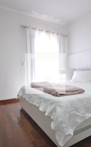 Casa de condomínio à venda com 200m², 3 quartos e 3 vagasQuarto Suíte