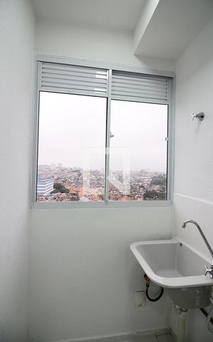 Apartamento para alugar com 47m², 2 quartos e sem vagaCozinha e Área de Serviço