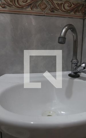 Casa de condomínio para alugar com 44m², 1 quarto e sem vagaBanheiro