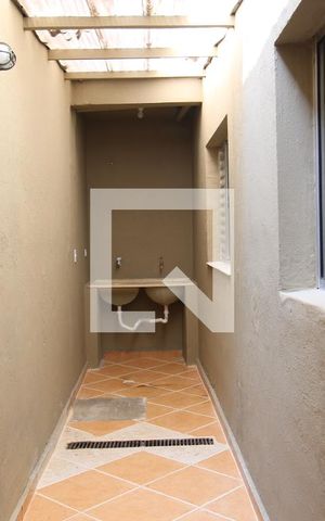 Casa de condomínio para alugar com 44m², 1 quarto e sem vagaÁrea de Serviço