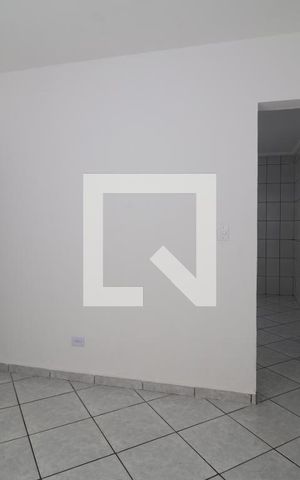 Casa de condomínio para alugar com 44m², 1 quarto e sem vagaSala