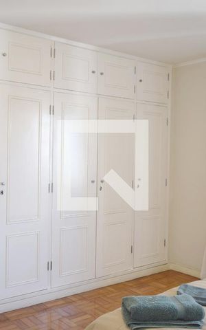 Apartamento à venda com 220m², 2 quartos e 2 vagasSuíte