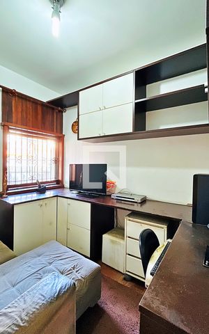 Casa à venda com 484m², 4 quartos e 5 vagas Casa à venda com 484m², 4 quartos e 5 vagasEscritório 1