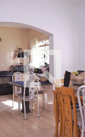 Casa à venda com 270m², 3 quartos e 2 vagas Casa à venda com 270m², 3 quartos e 2 vagasCozinha