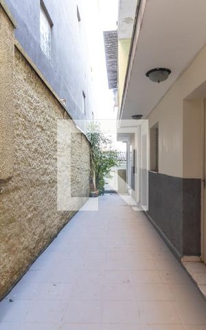 Casa à venda com 270m², 6 quartos e 4 vagasCorredor Lateral