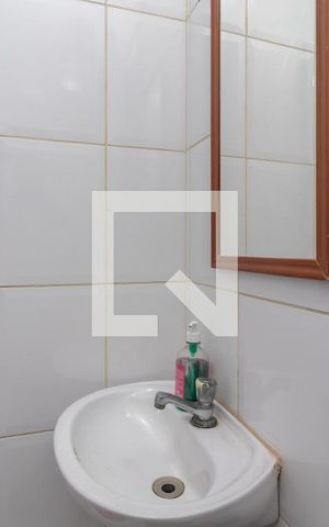 Casa à venda com 270m², 6 quartos e 4 vagasBanheiro 2