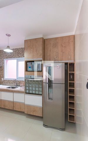 Casa para alugar com 180m², 3 quartos e 4 vagas Casa para alugar com 180m², 3 quartos e 4 vagasCozinha